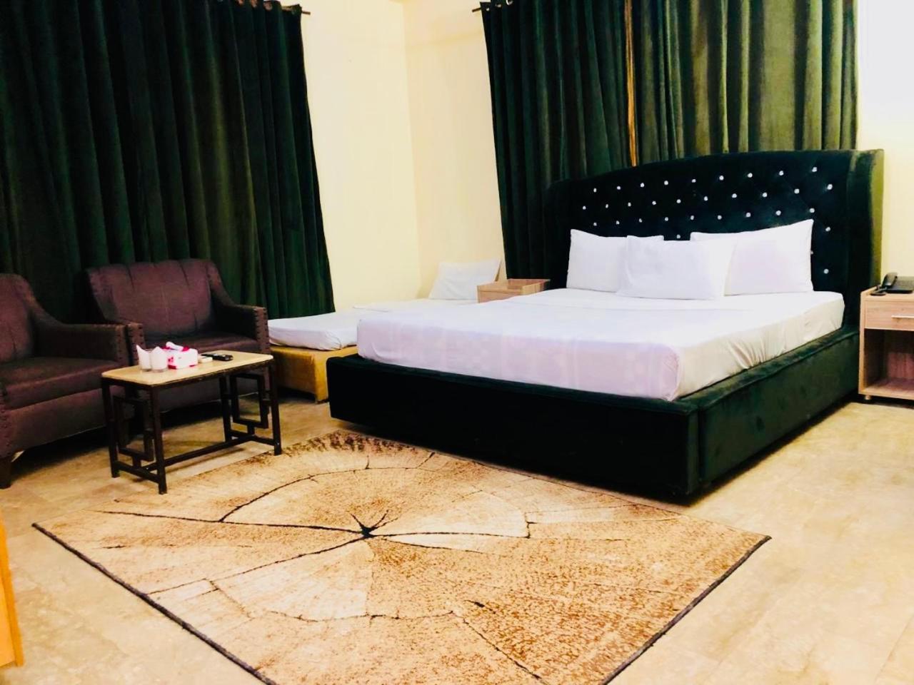 Blue Moon Residency Jinnah Super Islamabad Exterior foto